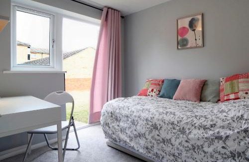 Cherry Hinton House | Pass the Keys Renovated Sunny Home Pass the Keys