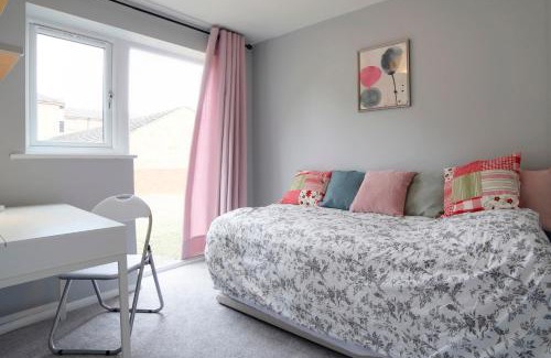 Cherry Hinton House | Pass the Keys Renovated Sunny Home Pass the Keys
