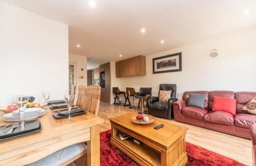 Thamesmead House | Pass the Keys Spacious Cosy Home Close To London Abbey Wood