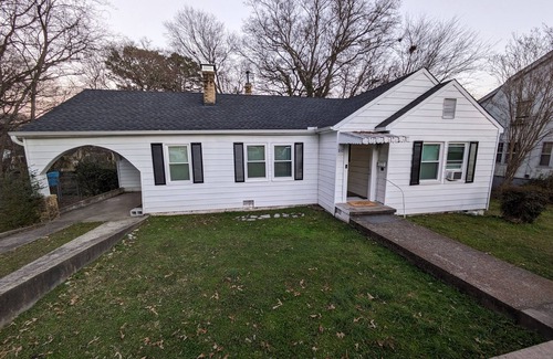 Hot Springs Cottage | Patterson's Cottage: Gateway to Oaklawn. No Fees. Check-in/out anytime.
