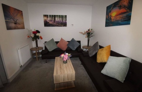 Sutton-in-Ashfield House | Pavement House - Sutton- In- Ashfield