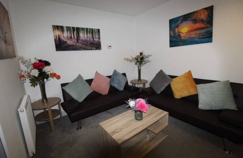 Sutton-in-Ashfield House | Pavement House - Sutton- In- Ashfield