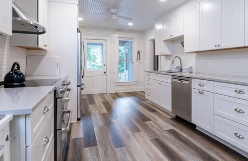 Ottawa Beach House | Pavillion Paradise | 6 Bed, 2 Bath