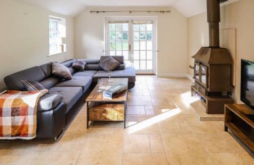 Boston House | Paws In The Pines