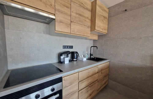 Castello de la Plana Apartment | Paz Central Tower - Pets OK!