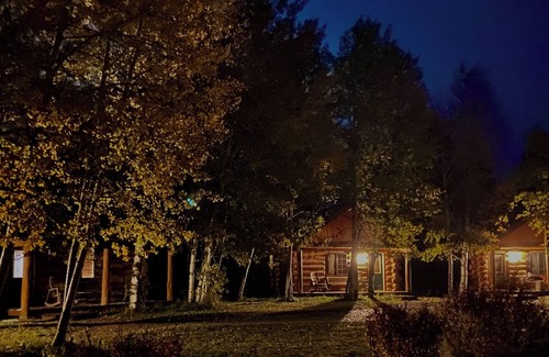 Rigby Cabin | Peaceful 1-bedroom log cabin “Bear” in Ririe