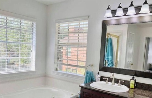 Meadows Place House | Peaceful Suburban Escape