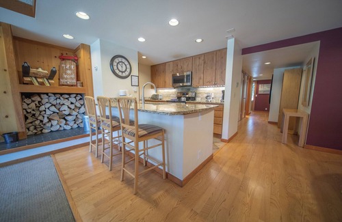 Lakeside Village Condo | Peaceful Unit Close to Keystone Lake and Hot Tub