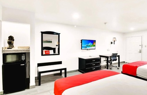 Oakville Hotel | Peaceful Unit Near Dairy Queen – Pet Friendly, Pool & On‑site Parking