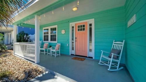 Safe Harbor House | Peachy Palm by AvantStay Huge Private Pool