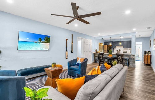 Riviera Beach House | Peanut Island Paradise I 4 Mins to Island Shuttle!