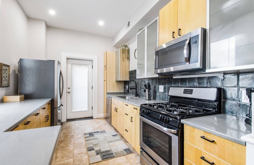 Eckington House | Pearl Light - 10min Walk to Union Market, 2mi to Capitol – 3BR/3BA w/Parking