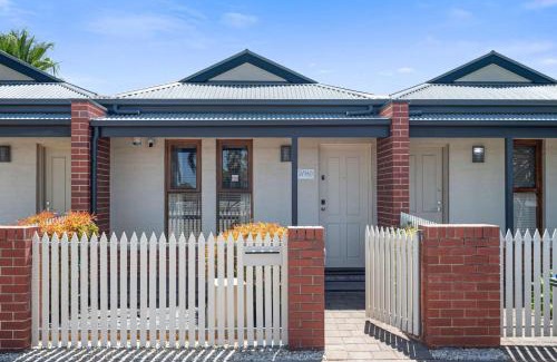 Bowden House | Pebbles - 3 Bedroom in Bowden