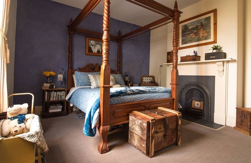 West Hobart Cottage | Peck's on Pine Victorian Cottage