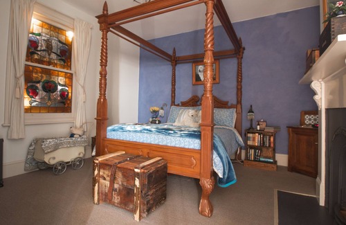 West Hobart Cottage | Peck's on Pine Victorian Cottage