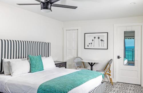 Bradenton Beach Hotel | Pelican Post at Anna Maria Island Inn