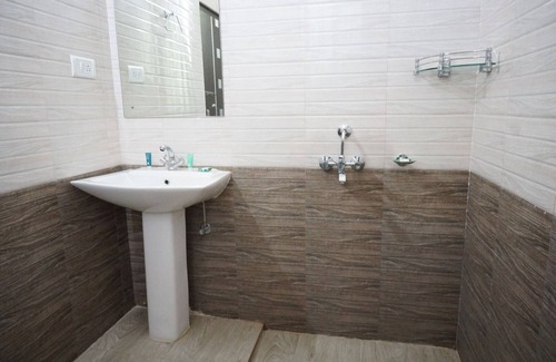 Guwahati Hotel | Pemaling Lords Eco Inn Guwahati