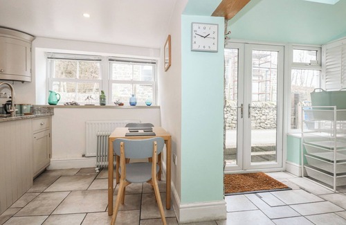 Trefor Cottage | PEN-Y-BONT, pet friendly, character holiday cottage in Trefor