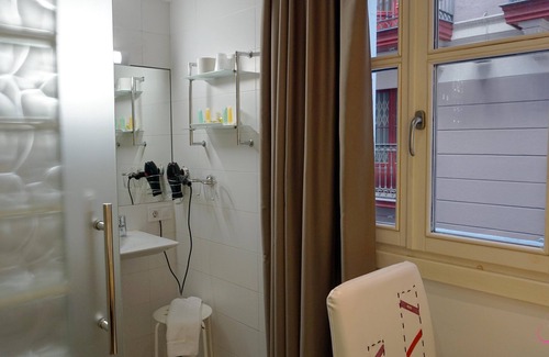 Bilbao Old Town House | Pensión AliciaZzz Bed & Breakfast