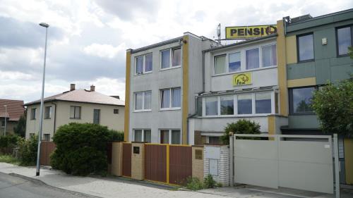 Prague 14 House | Pension FOX