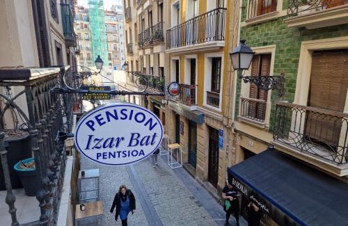 Old Town House | Pension Izar Bat Guesthouse