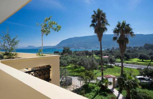 Souda Apartment | Penthhouse Studio next to the beach
