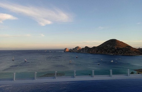 Centro Apartment | Penthouse, Beach, Sun & Fun. Family sized at "The Heart of Cabo"