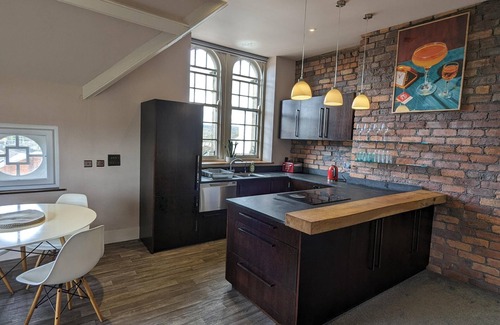 Merthyr Tydfil Apartment | Penthouse-highstreet-sleeps2-87ws