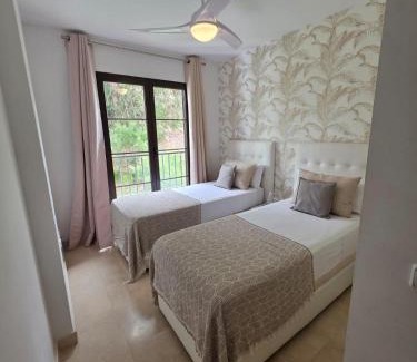 Benahavis Apartment | Penthouse Los Arqueros golf