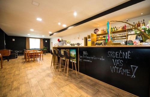 Strazny House | Penzion a Restaurace u Sousedů