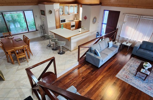 Augusta House | Perfect holiday cottage Along the Serene Blackwood River and nature walk.