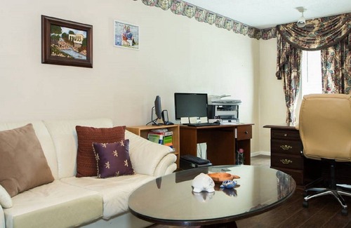 Hurst House | Perfect Location!!!