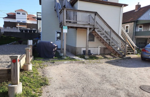 Matunuck Apartment | Pet Friendly 1 bedroom walk to beach in Matunuck RI White Wave at the Marilla