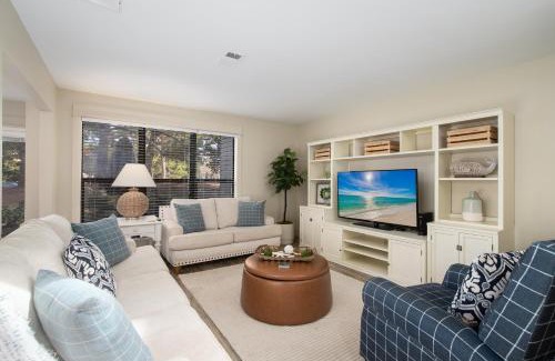 Sandestin House | Pet Friendly - Near Resort Amenities - Twelfth Hole
