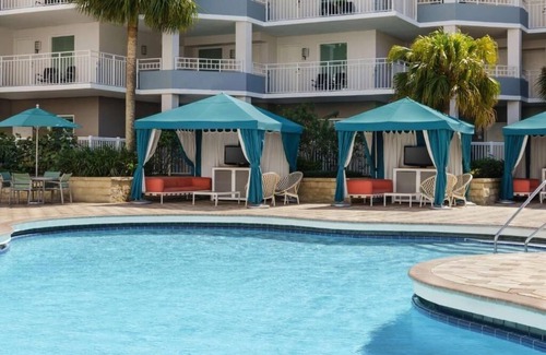 Florida Central Atlantic Coast Hotel | Pet-Friendly Suite w/Great In-Room Features and Proximity to Disney – 2 Miles