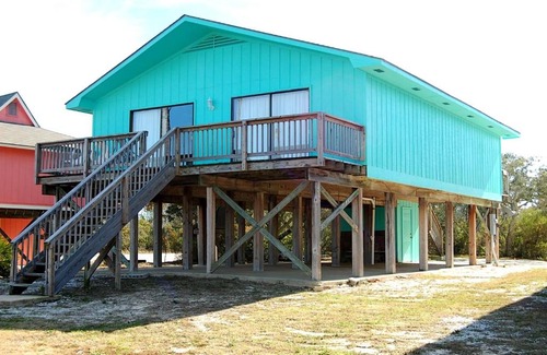 Gulf Shores House | Pet Friendly Waterfront Andrews Cottage