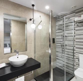Centro Hotel | Petit Palace Triball