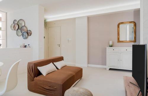 Brescia Antica Apartment | Petite Suite Vittoria - Brescia City - by Host4U
