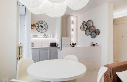 Brescia Antica Apartment | Petite Suite Vittoria - Brescia City - by Host4U