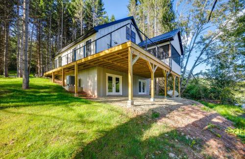 New Albany House | Petting Zoo Barn and Pond Access New Albany Retreat