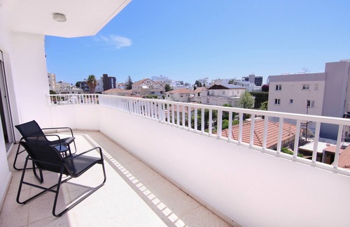 Limassol Apartment | Phaedrus Living: Modern City View Flat Nafi