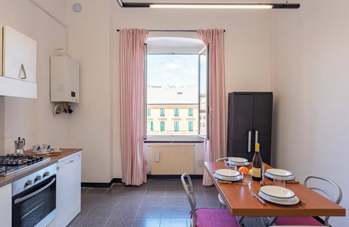 San Vincenzo Apartment | Piazza Colombo House Historic Center
