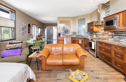 Calgary House | Picturesque countryside acreage with Mountain Views