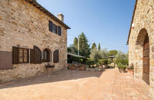 Cortine Villa | Pieve di Campoli by VacaVilla
