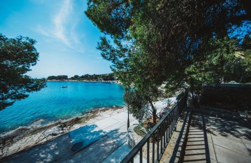 Hvar Villa | Pine Beach Villa