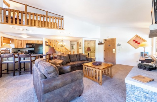 Four O'Clock Apartment | Pine Ridge #14e By Summit County Mountain Retreats