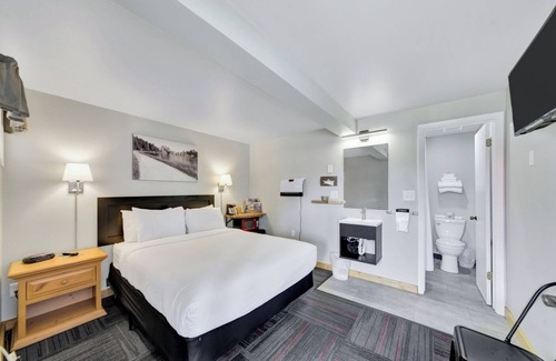 Hill City Hotel | Pine Top Convenience