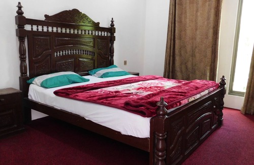Tranna Hotel | Pine View hotel and Restaurant