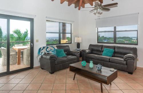 French Harbour Apartment | Pineapple Villa 142 condo
