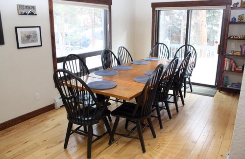Warrior's Mark House | Pinecreek #E - 3 BR - Pool and Hot Tub Access - Close to Town - Shuttle to Slopes